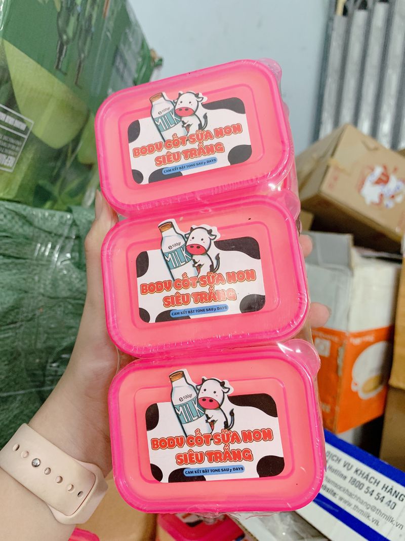 Kem Body Cốt Sữa Non lên tone rõ rệt