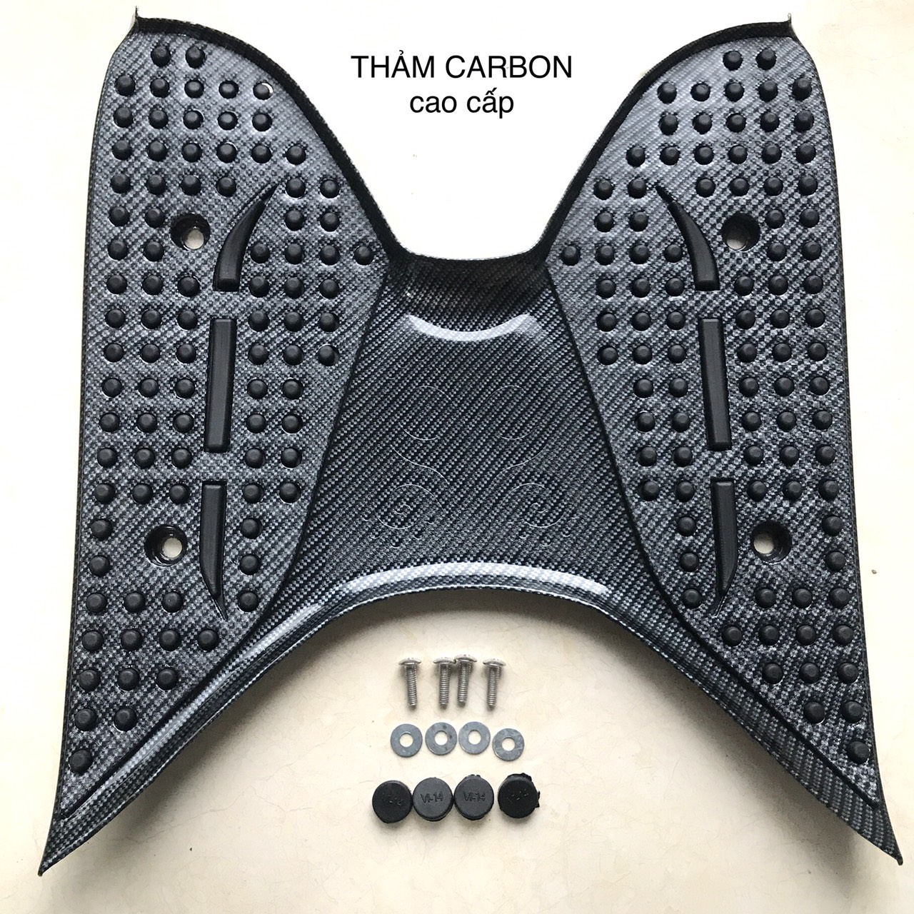 Thảm để chân xe máy Vision 2014-2020 loại cacbon sơn phủ