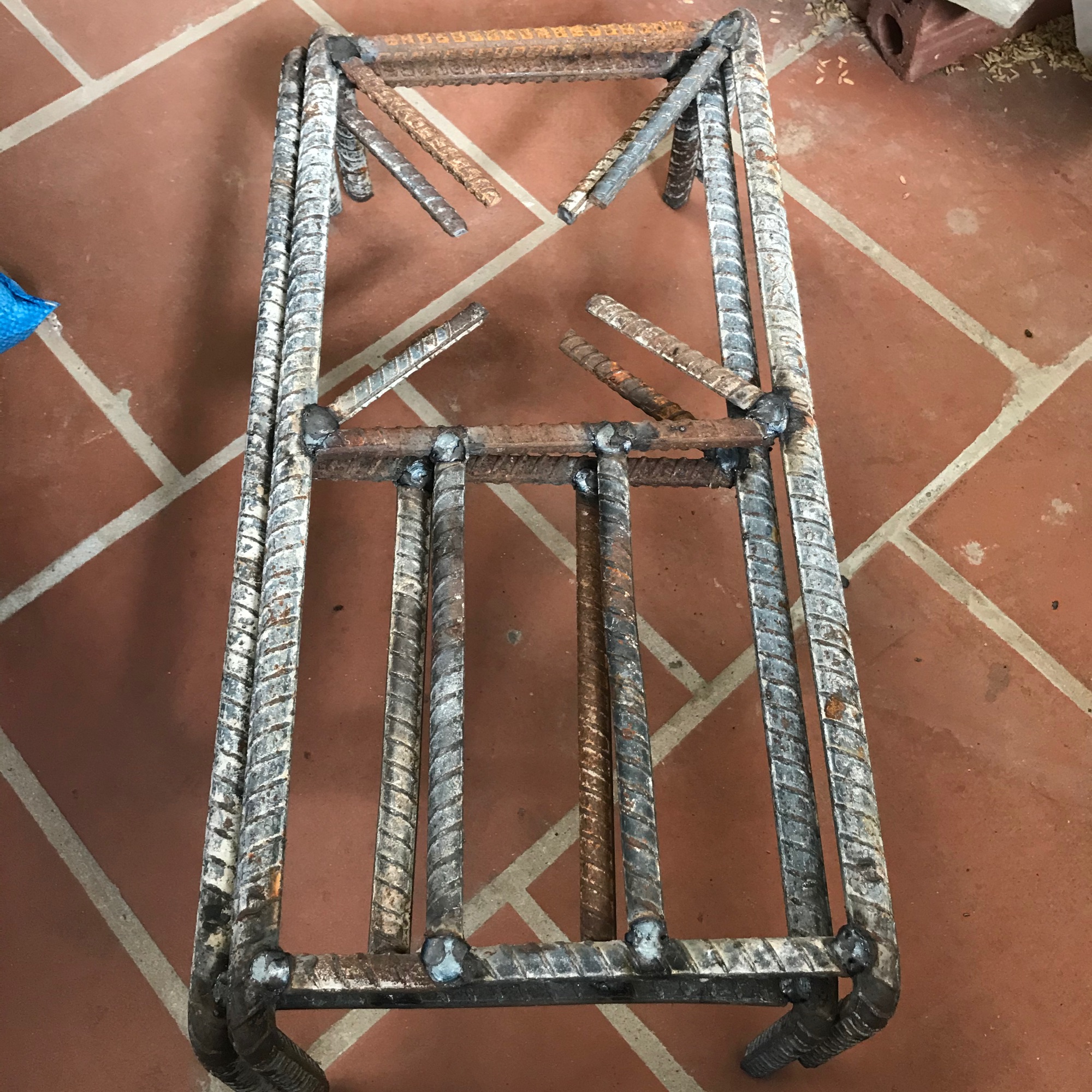 Kiềng đôi đun củi bằng thép xoắn