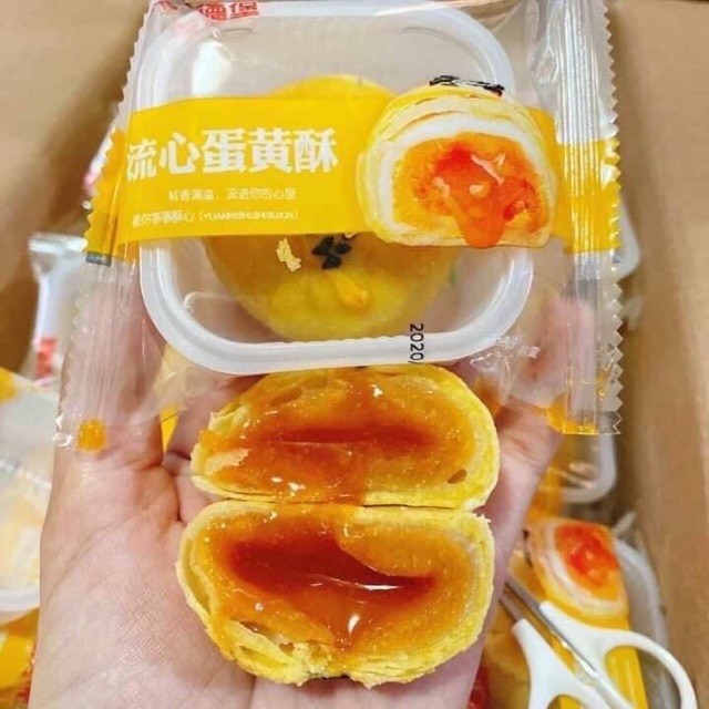 Thùng 2kg5 bánh nướng trứng chảy đài loan date dùng 90 ngày