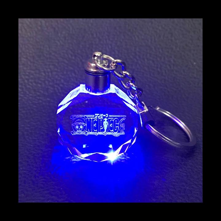 Móc khóa dễ thương One piece móc treo thủy tinh phát sáng anime