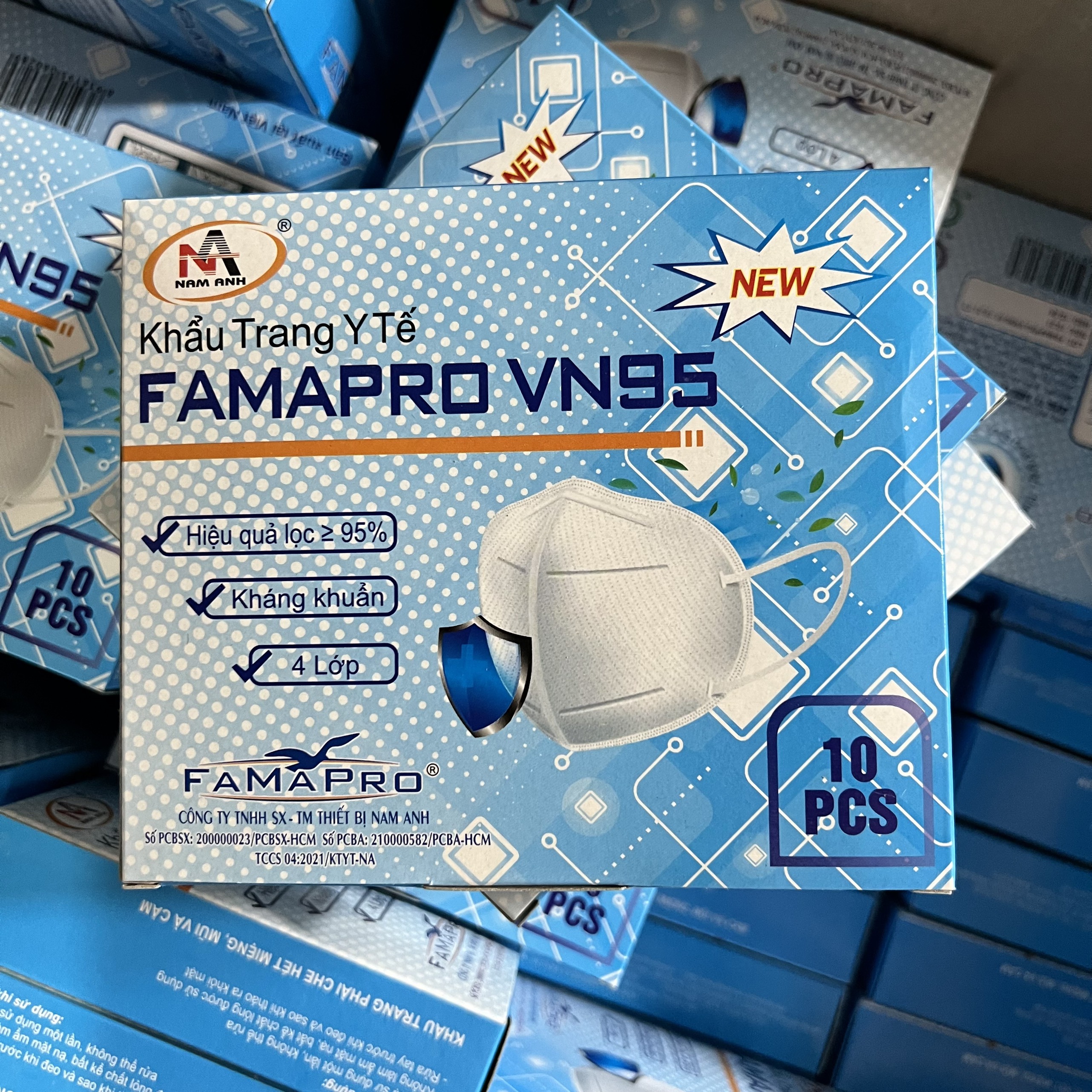 Hộp khẩu trang vn95 4 lớp famapro