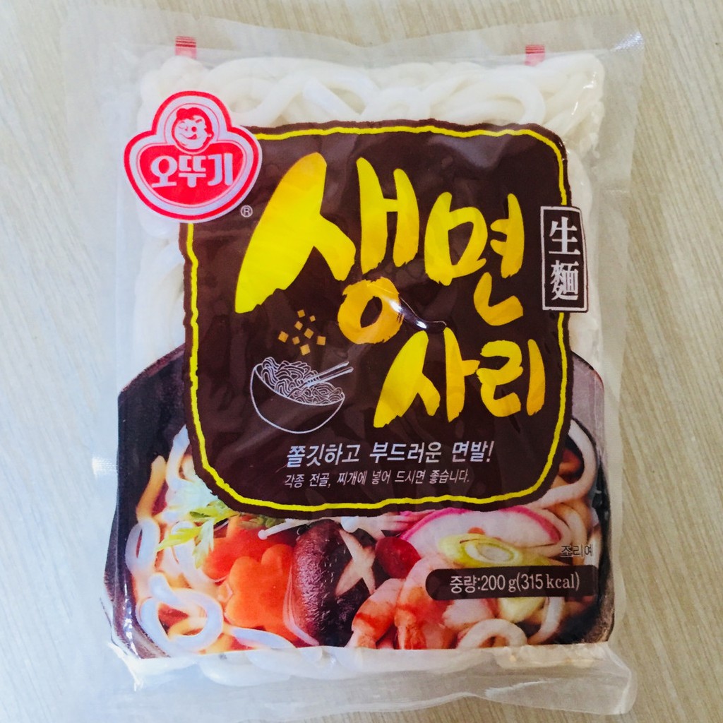 Mì tươi udon Sari Hàn Quốc gói 200G