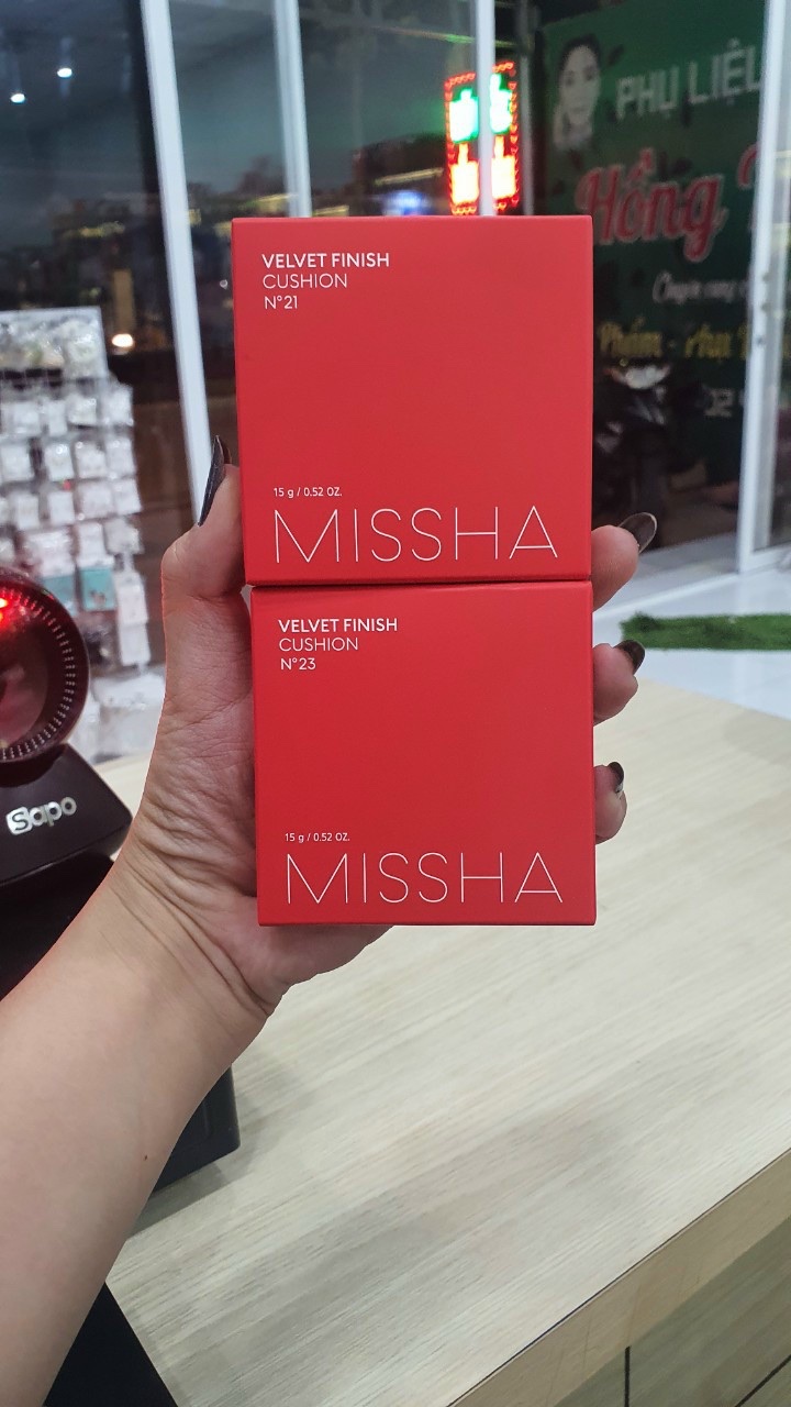 Phấn nước missha đỏ .