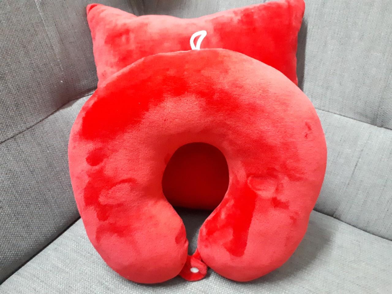 Combo Gối Kê cổ chữ U có dây treo và nút cài và gối tựa lưng - Đỏ