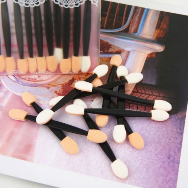 Một bộ 10 cây cọ đánh phấn mắt