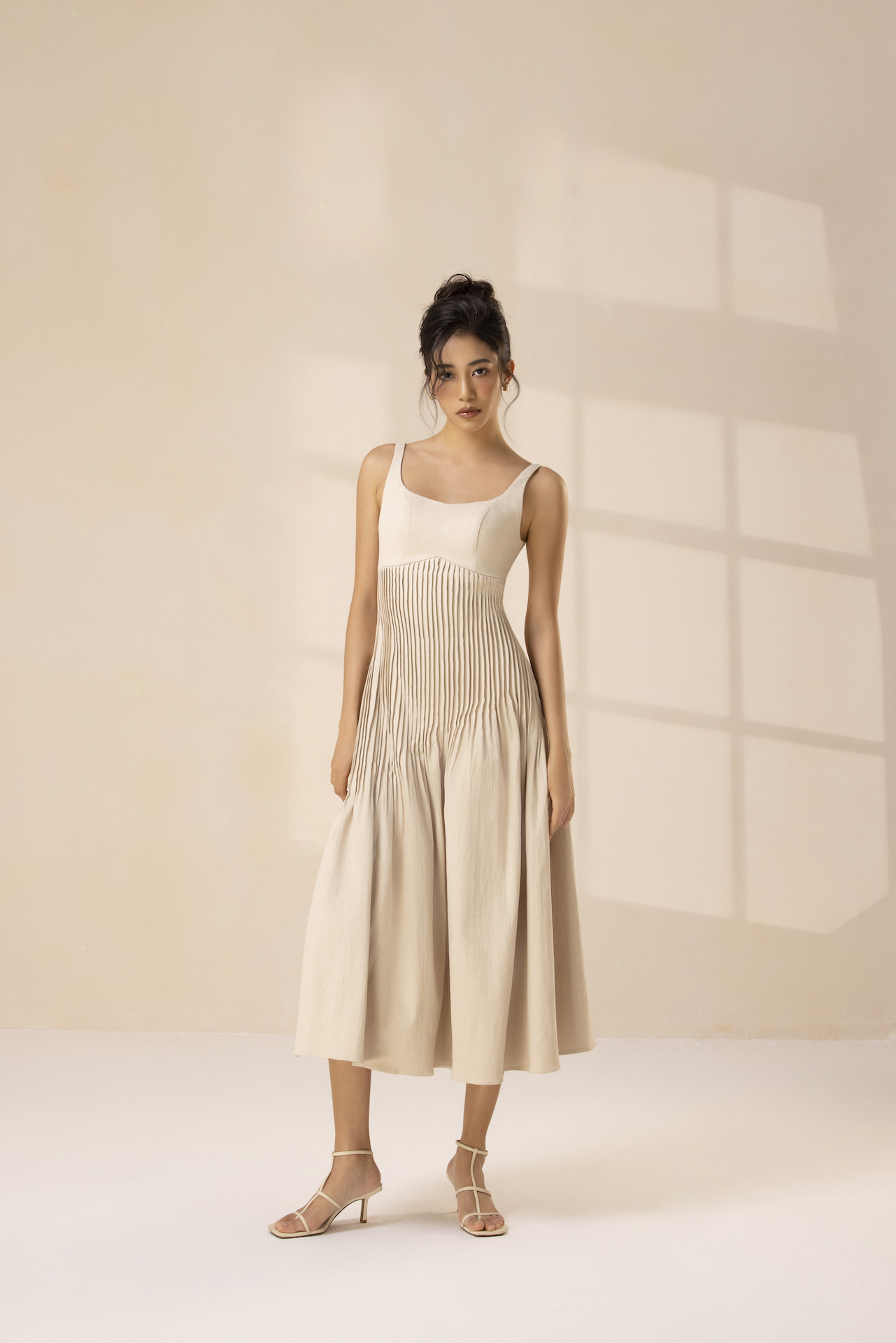 Đầm midi xếp nếp ly La Lune - La Lune Pleated Midi Dress