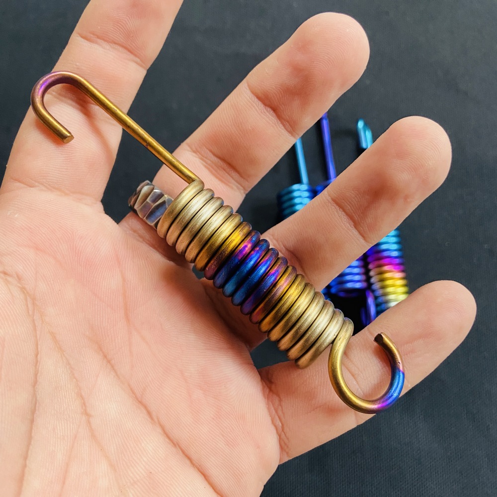 [TITAN GR5] Lò xo chân chống nghiêng TITAN GR5 cho các dòng xe HONDA (MÀU VÀNG)
