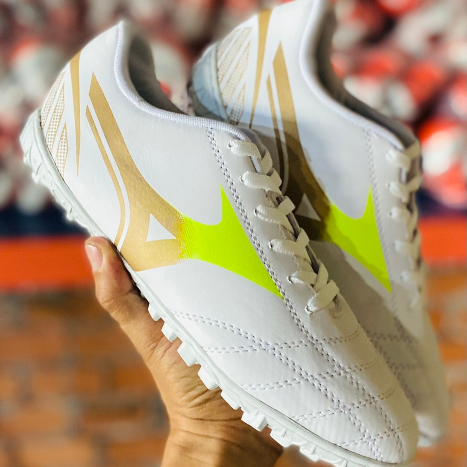 Màu trắng logo vàng - giày đá bóng nam nữ mizuno neo 3 logo 2 màu _giày đá banh sân cỏ nhân tạo_giày bóng đá giá rẻ