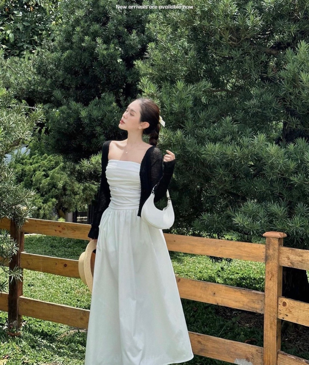 Set h55 3 món: khoác crop đen + ống trắng + chân váy midi