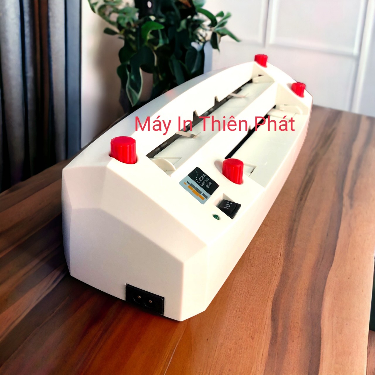 Máy cắt card visit sk316