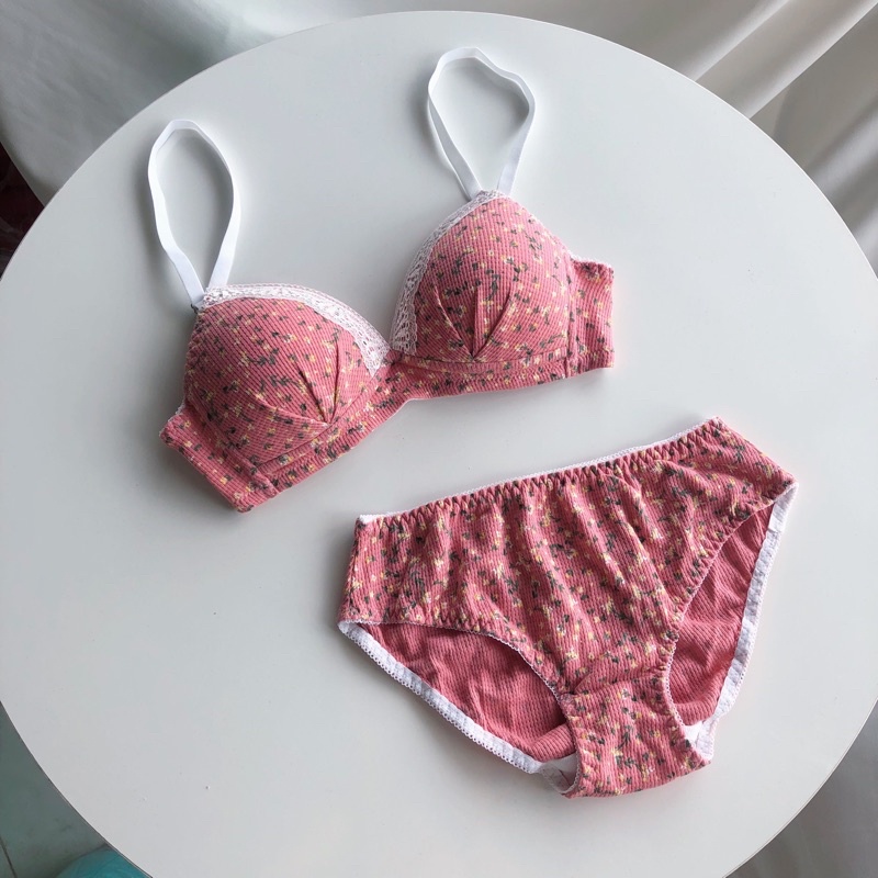 Bộ đồ lót cotton hoa nhí áo bralette mút liền mẫu mới