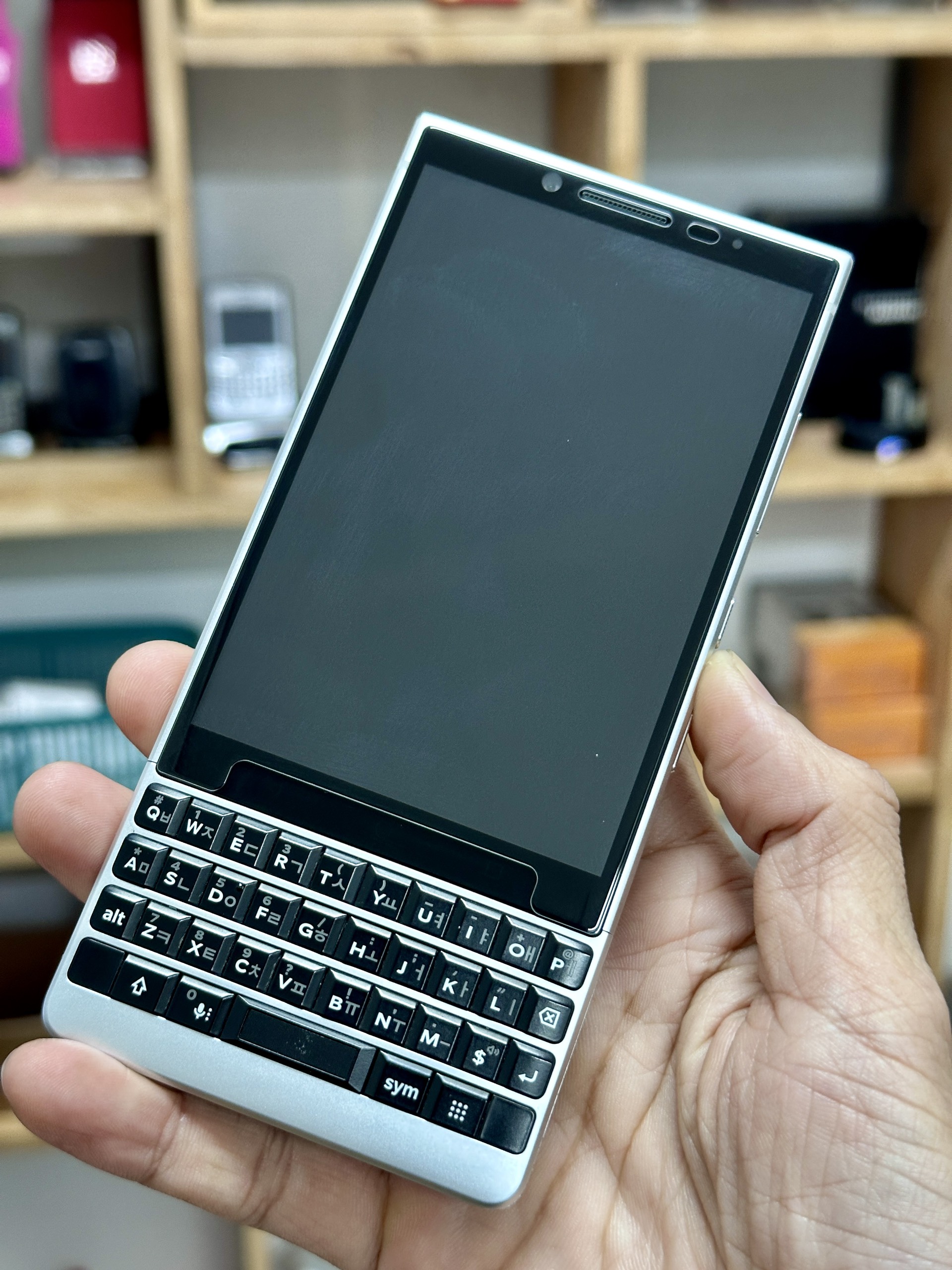 Dán cường lực cho BlackBerry Key 2