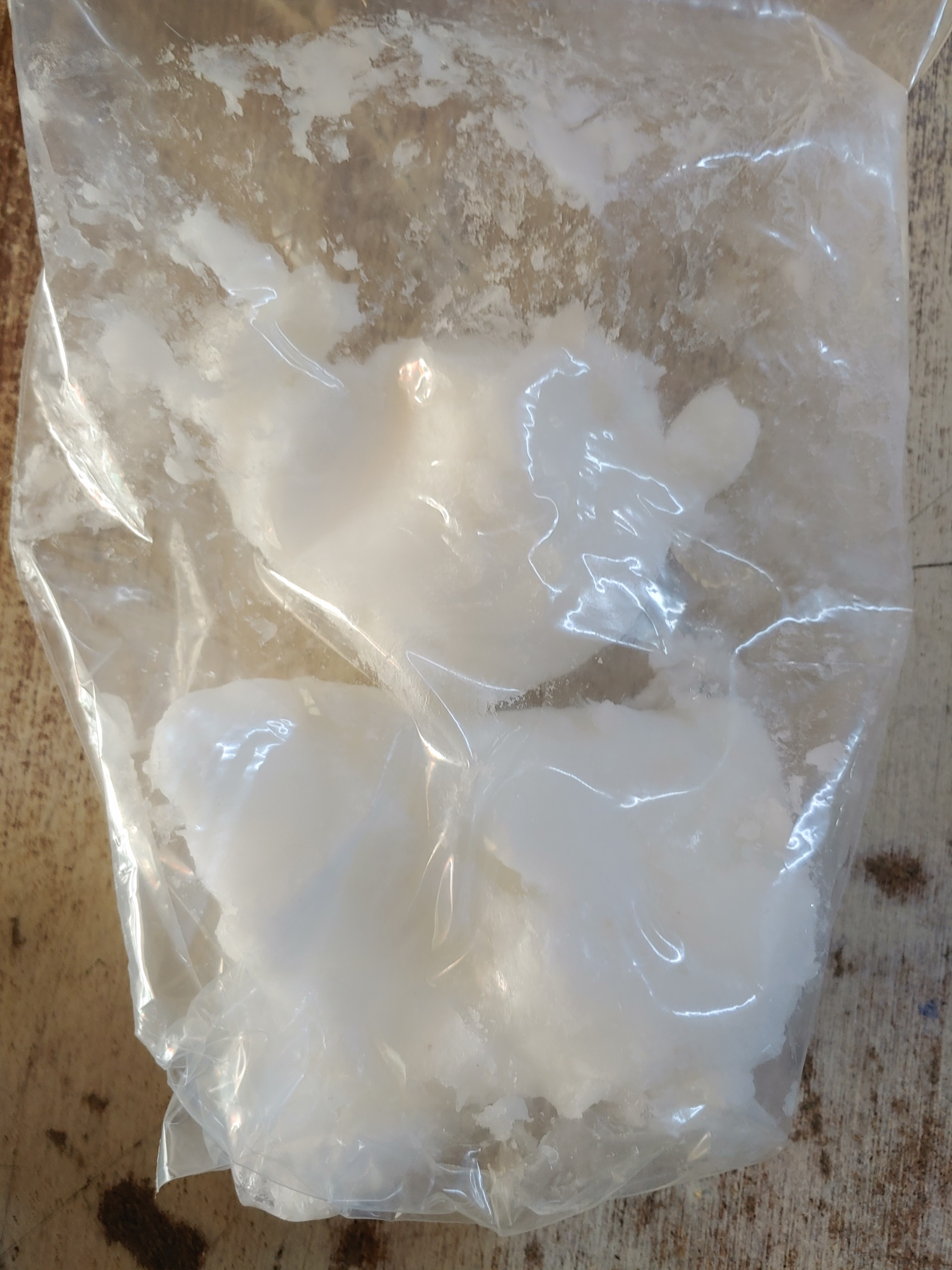 Phụ gia tạo bóng và tăng thời gian cháy cho nến thơm 100gr