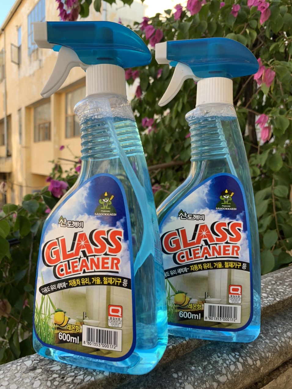 Nước vệ sinh xịt tẩy rửa kính Glass Cleaner Sandokkaebi 600ml