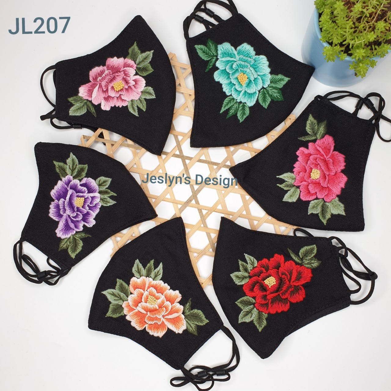 Khẩu trang thêu tay vải linen hoa mẫu đơn JL207