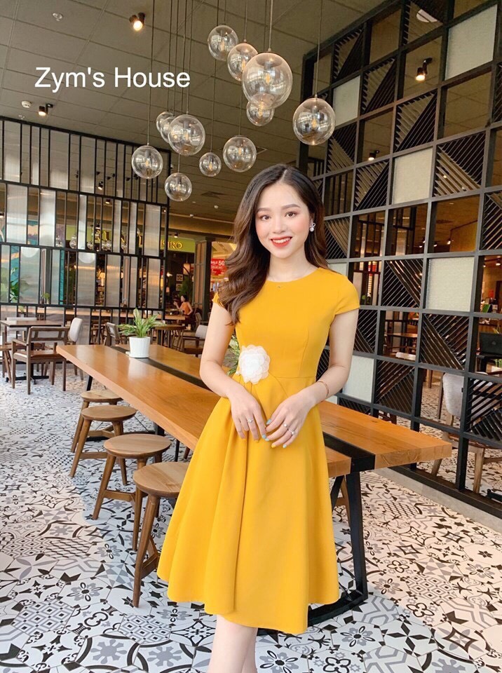 Đầm nữ dáng xòe đính hoa chất kate thái freesize 2 màu vàng hồng kimhoa77