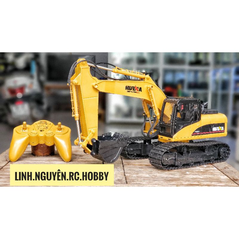 [HCM]Xe Xúc Điều Khiển Từ Xa Tỉ Lệ 1/14. gàu xúc kim loại. Bánh Xích. Cử Động Nhiều Khớp.