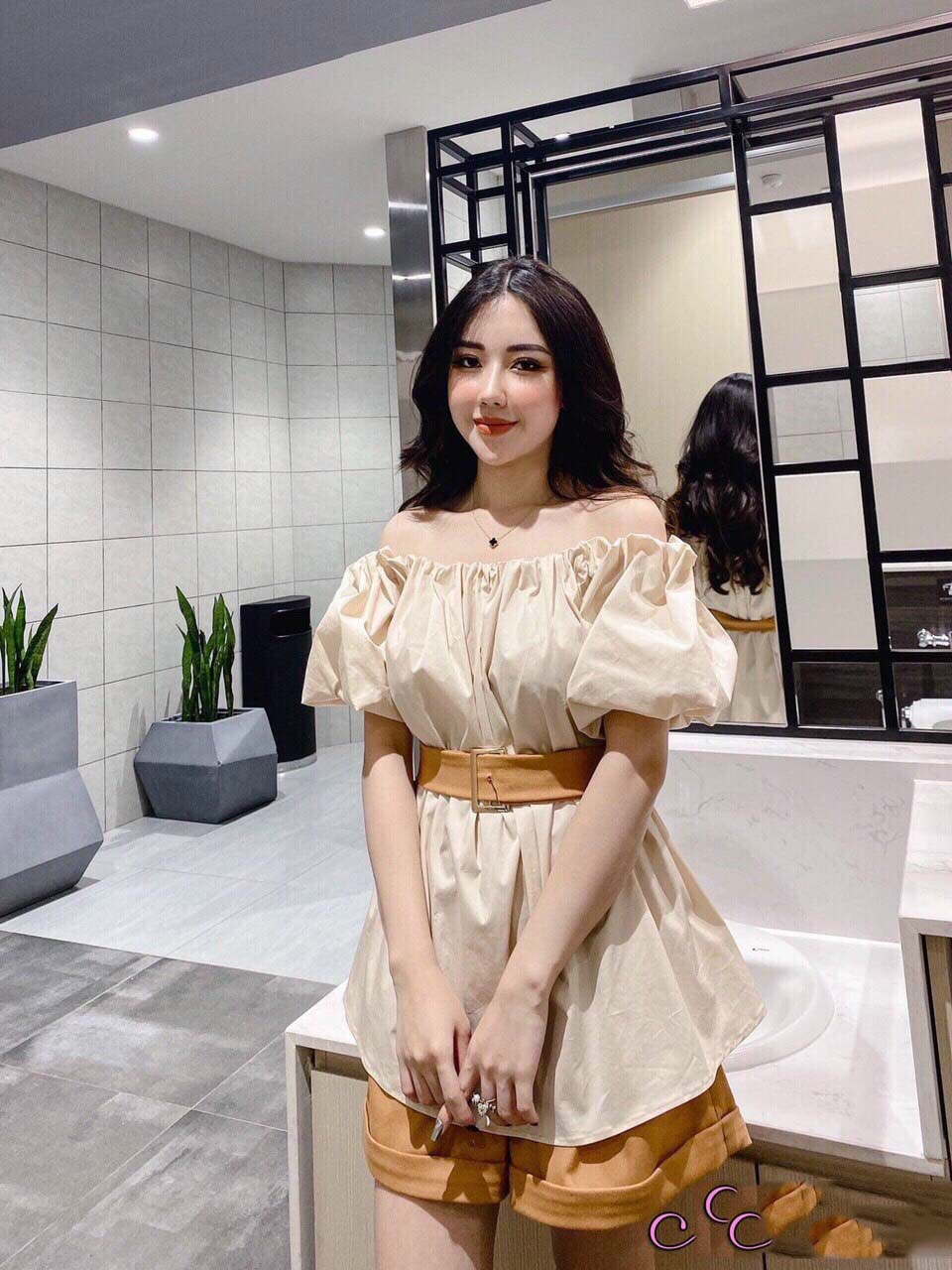 SÉT BỘ ĐÙI QUẦN GẤP LAI (KÈM KHOEN ĐAI) VÀ ÁO TRỄ VAI MẶC HAI KIỂU THỜI TRANG THIẾT KẾ LANCHI SB70