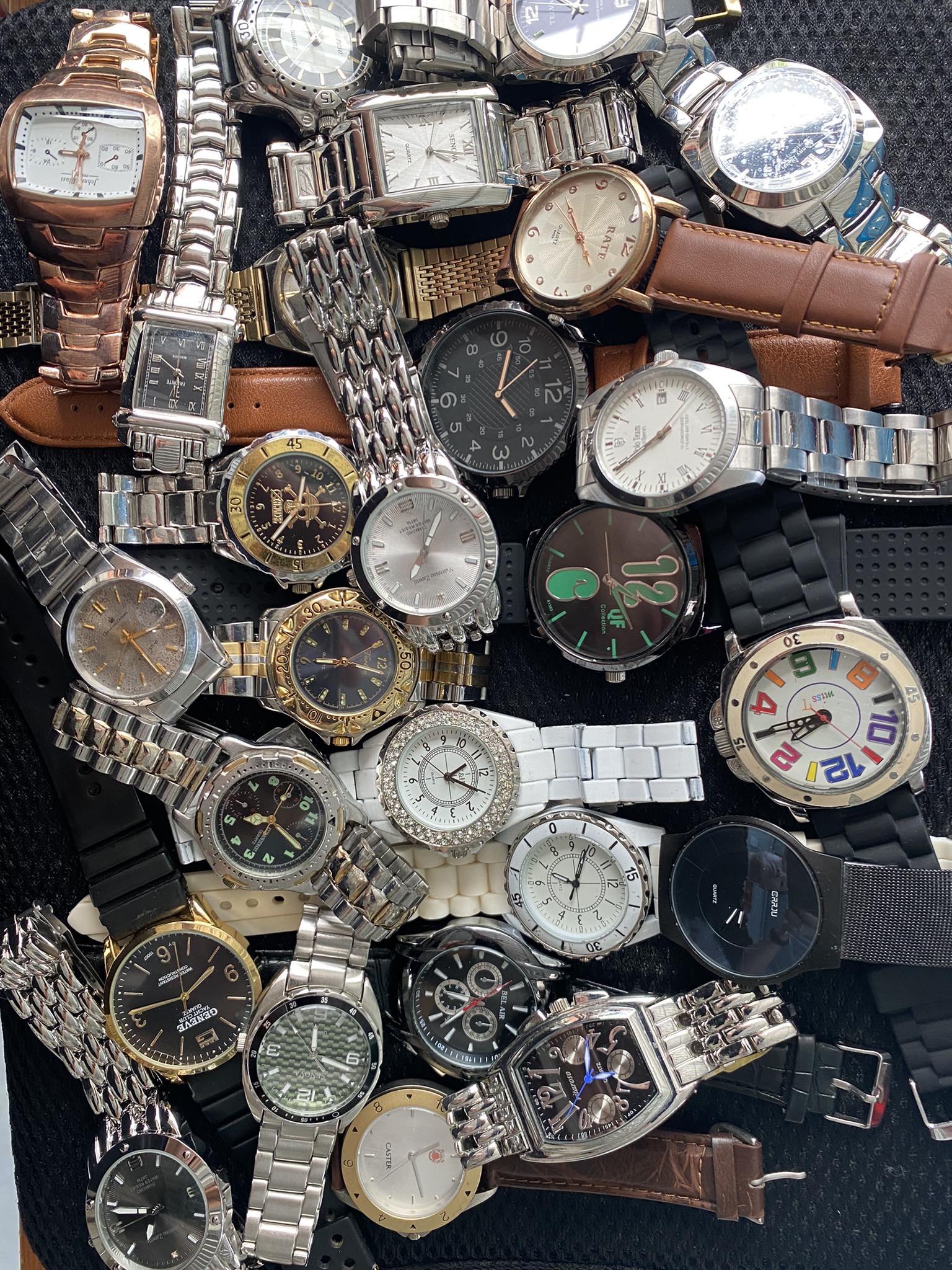 Đồng hồ nam hàng bãi Nhật máy pin giá rẻ kiểu dáng đa dạng phù hợp nhiều size tay