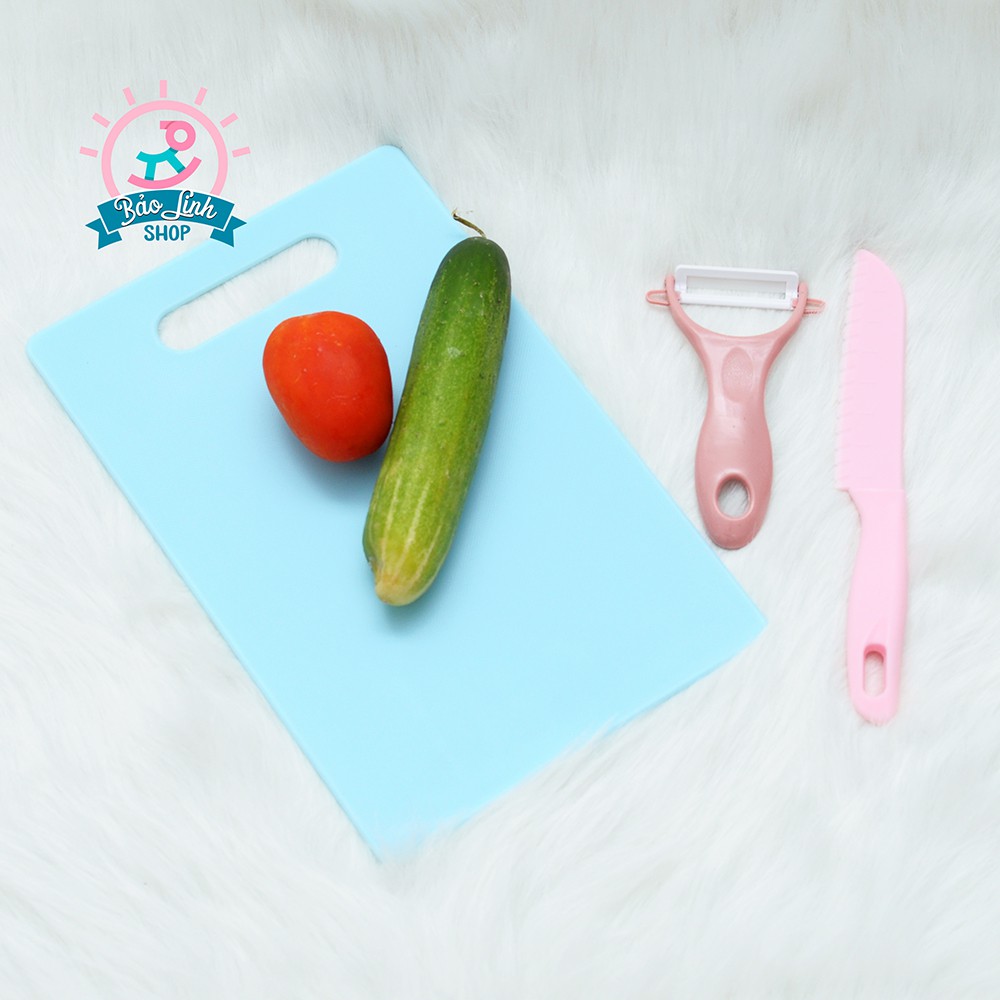 Bộ dao thớt tặng kèm dao nạo hoa quả