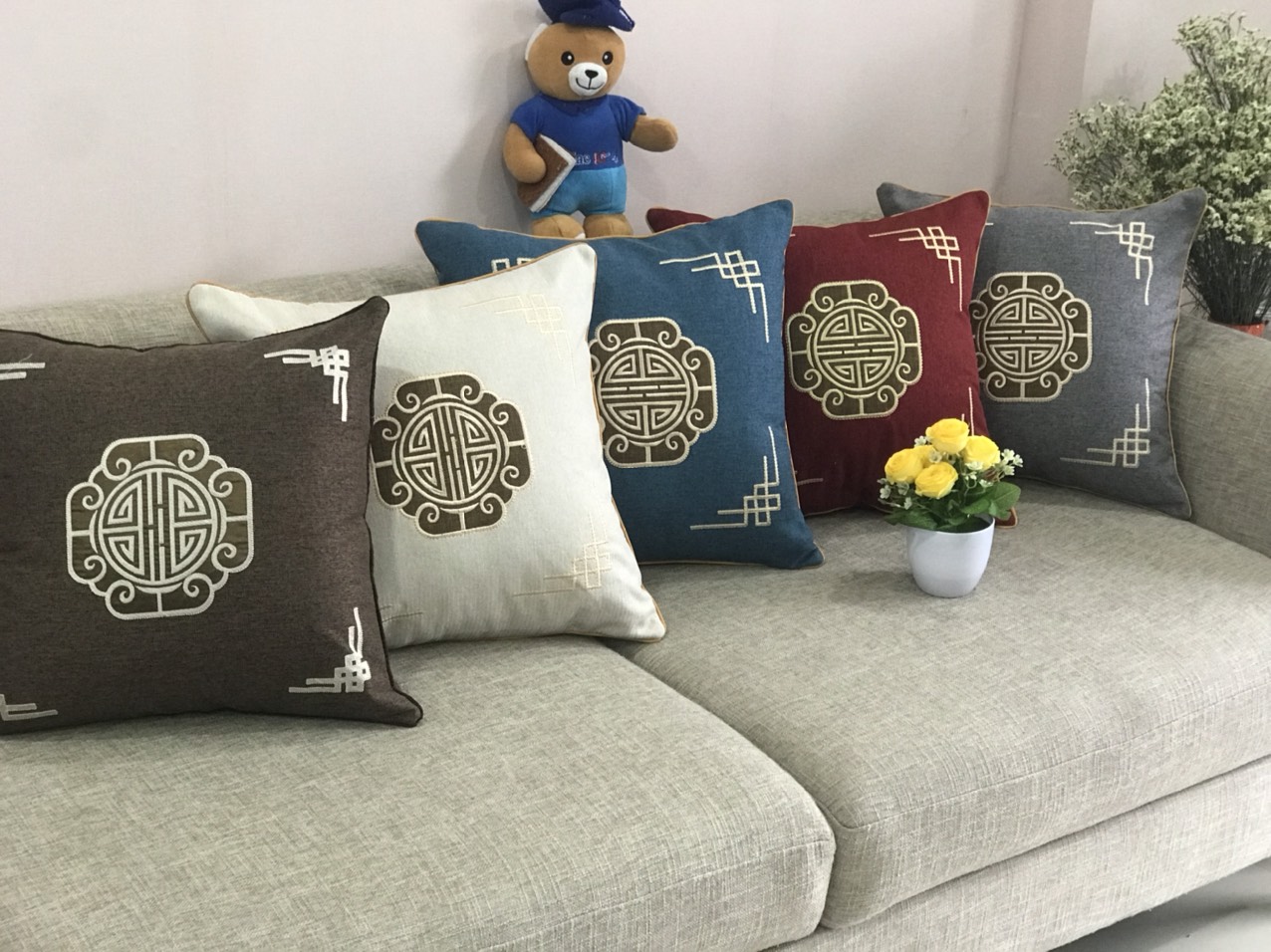 Gối tựa lưng gối tựa sofa vuông 45x45 kèm vỏ ruột bông Microfiber thêu hoa văn hiện đại nhiều màu