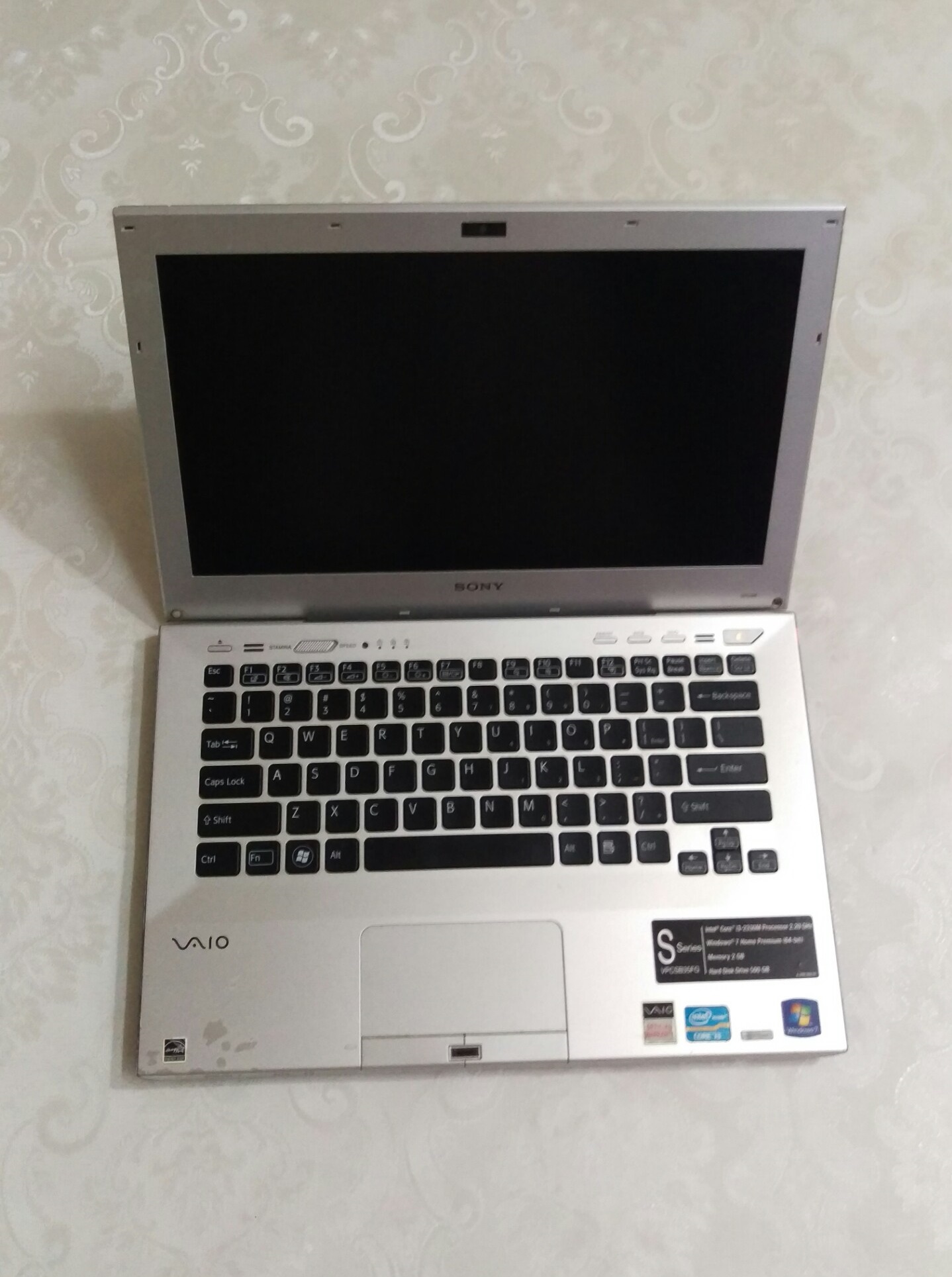 Laptop sony vpcsb / intel core i3 ~ 2.3ghz / ram 4g / ssd 120g / bàn phím đèn led / tặng kèm chuột + lót chuột