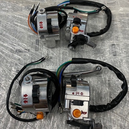 BỘ CỤM CÔNG TẮC XE CUB 82 CÓ ĐÈ - 2 BÊN TRÁI -PHẢI Giá 340,000 Đồng*Miễn phí vận chuyển