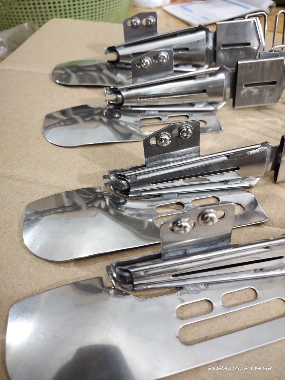 Cữ bọc viền máy chần đè gấp 2 mép có điều chỉnh nhiều sai số