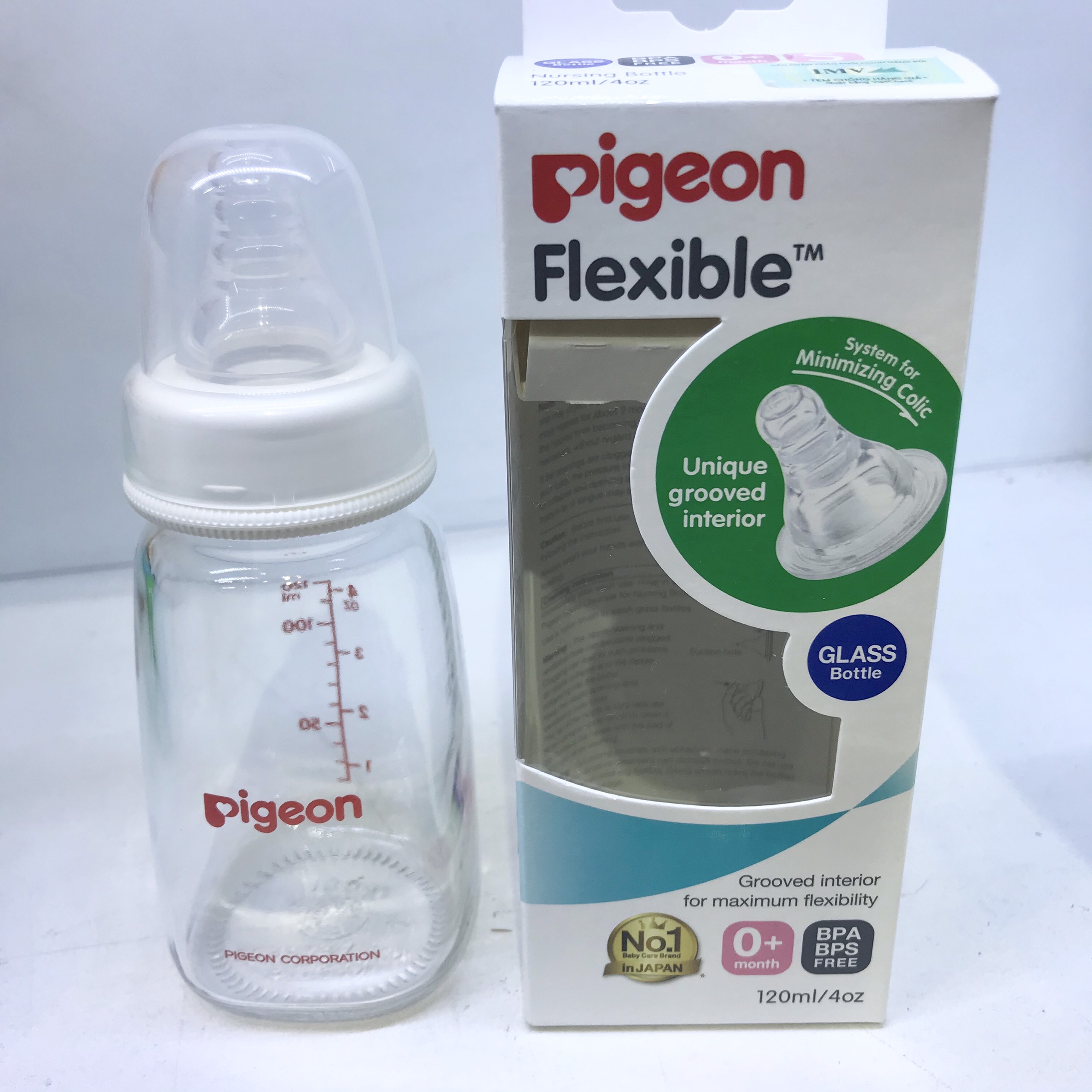 Bình sữa thủy tinh Pigeon, dung tích 120ml ( Flexible peristaltic nipple nursing bottle glass ), nắp đậy, nắp vặn bằng nhựa polypropylene / Thân bình thủy tinh borosilicate / Núm vú silicone  dành cho bé 0m+ ( Tặng 01 ống bón 3ml )