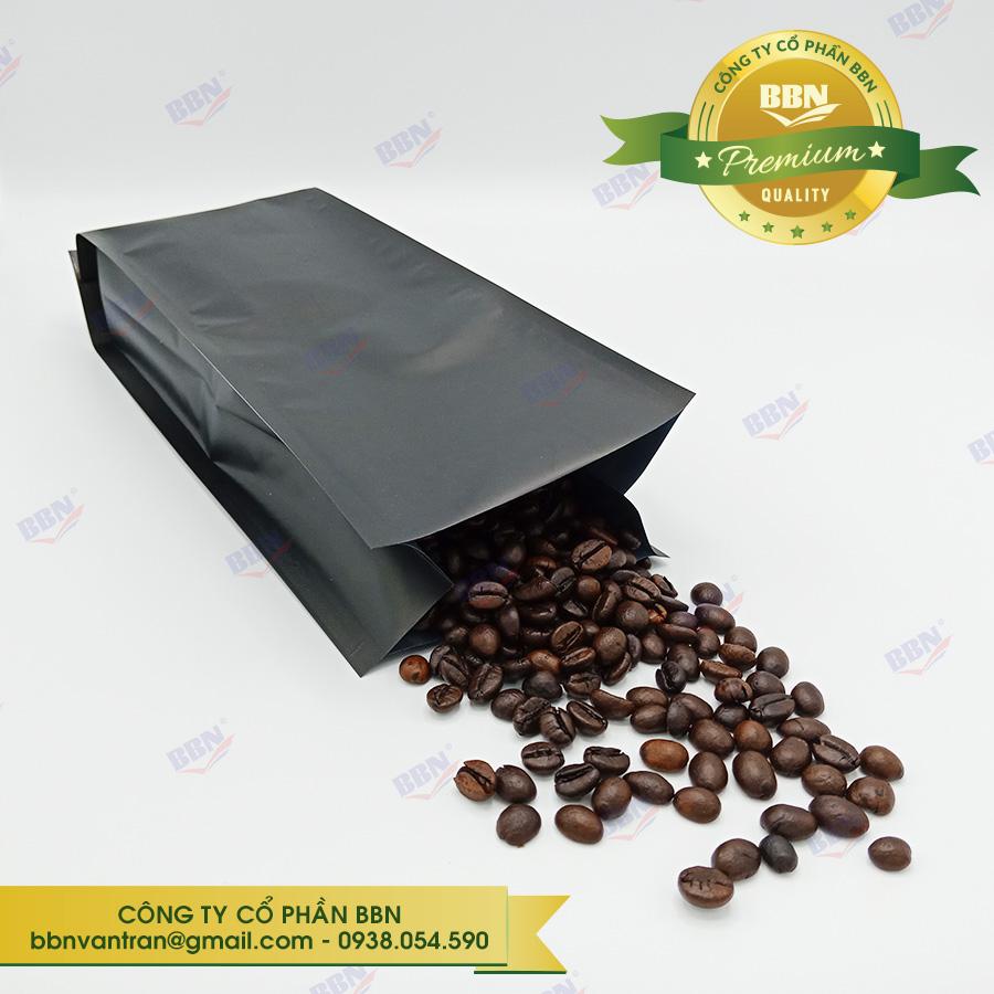Túi đen mờ 4 biên xếp hông 11x31cm đựng 0,5kg cafe (ĐVT Kg)
