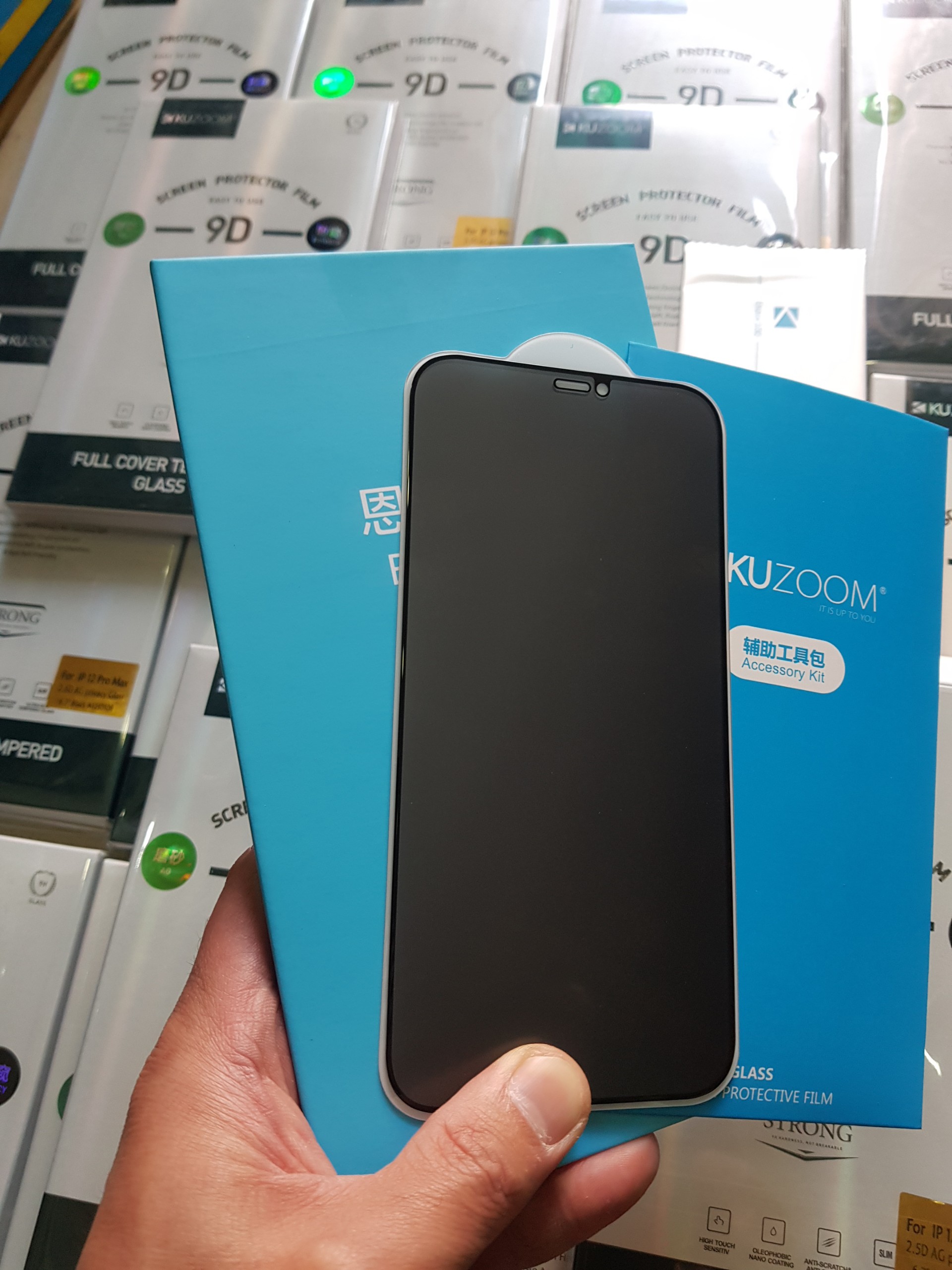 [Lấy mã miễn phí vận chuyển] [HÀNG MỚI NHẤT] Kính cường lực 2In1 vừa chống NHÌN TRỘM chống VÂN TAY chính hãng  KUZOOM iPhone 12 / 12 mini / 12 promax