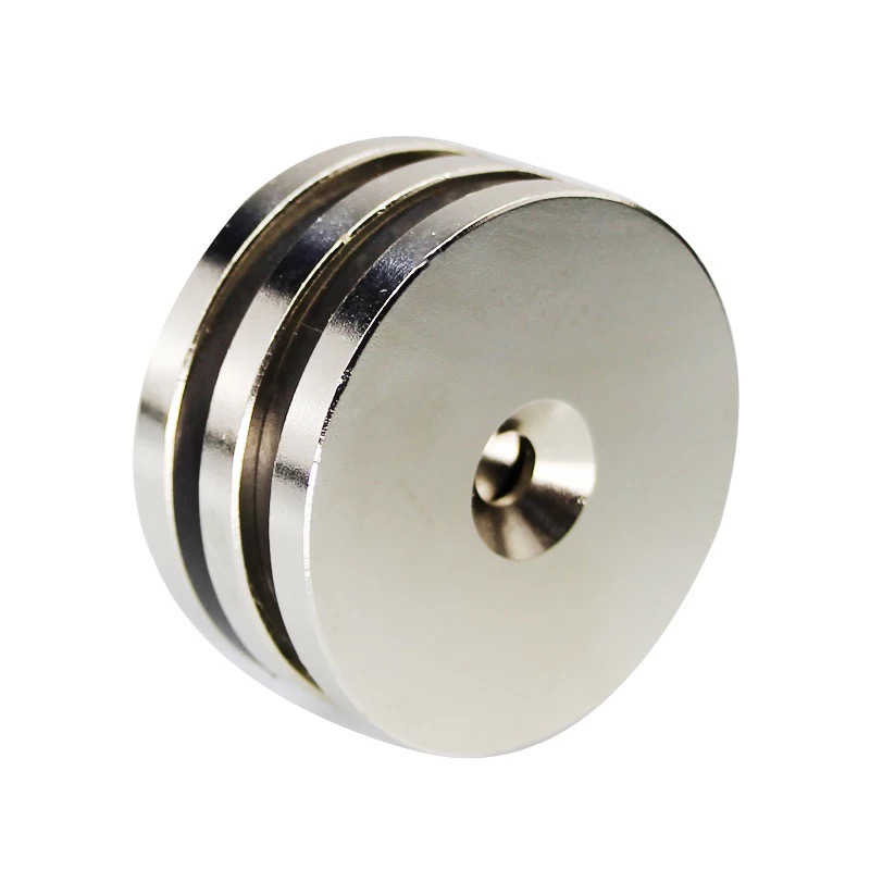 Nam châm viên 30x5 lỗ 6mm có lỗ bắt vít