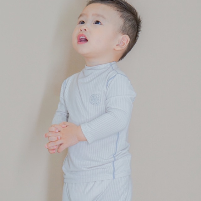 Hrnee Bộ Quần Áo Cổ 2Cm Cho Các Bé Chất Liệu Modal( Gỗ Sồi).Kiểu Dáng Ôm Sát Các Bé!.