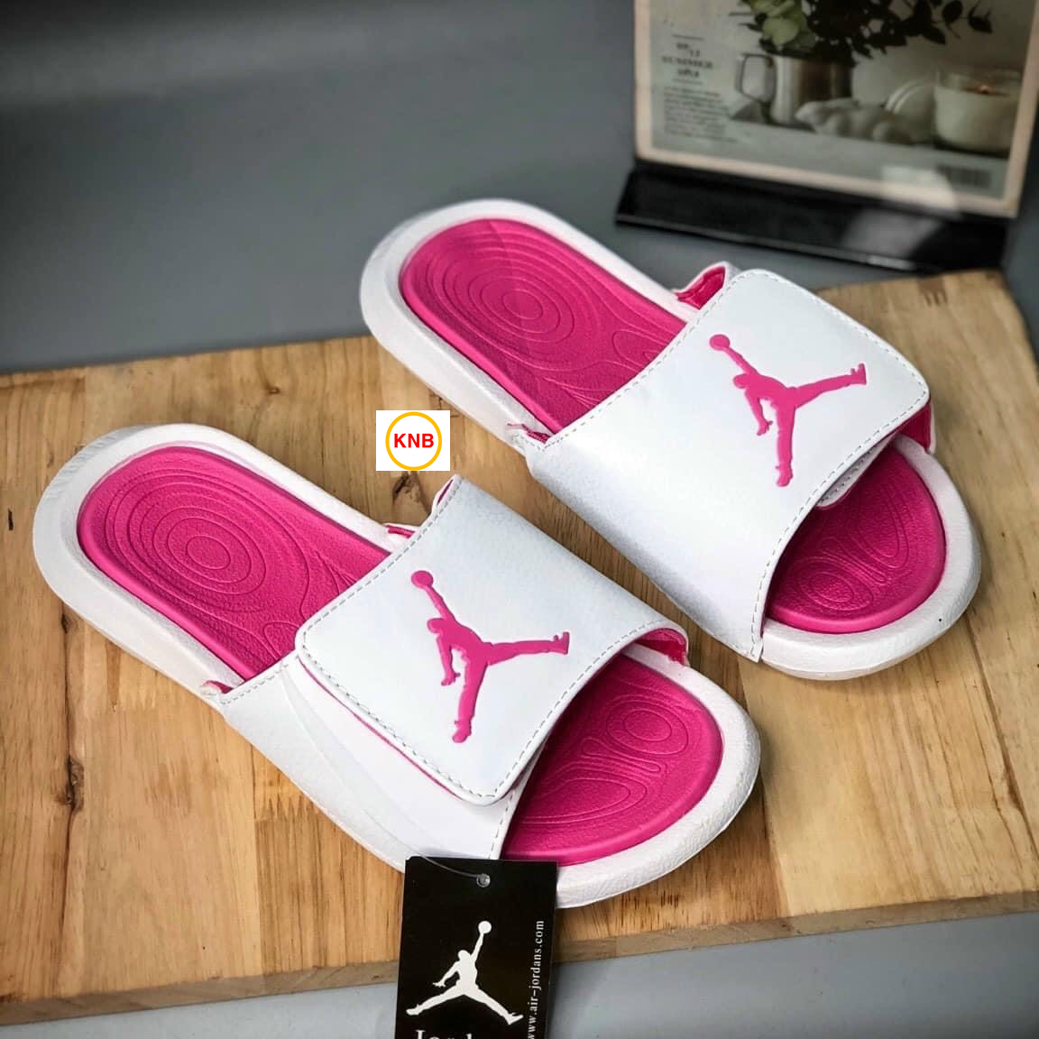 Dép quai ngang nữ thể thao Dép Jordan Hydro Quai Ngang Nữ Trắng Hồng cực kì xinh xắn, đế nhẹ lót dày chuẩn chất xịn - tặng hộp