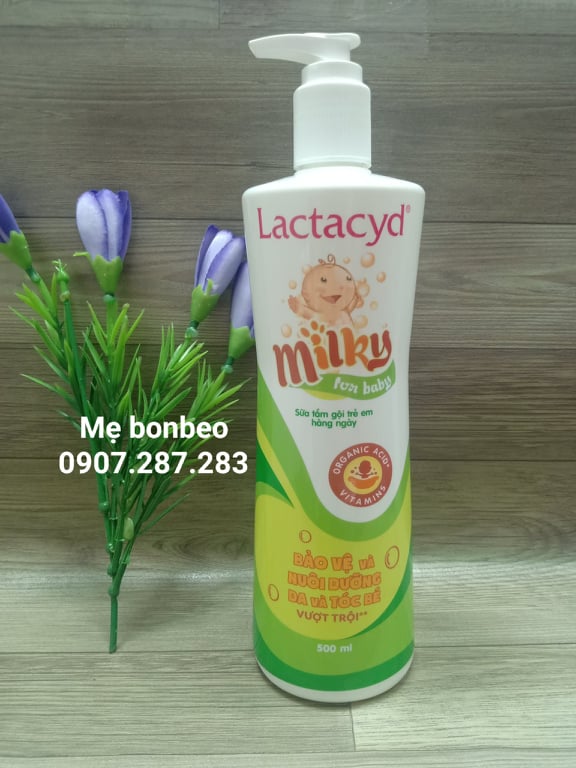 Sữa tắm gội baby Lactacyd 500ml