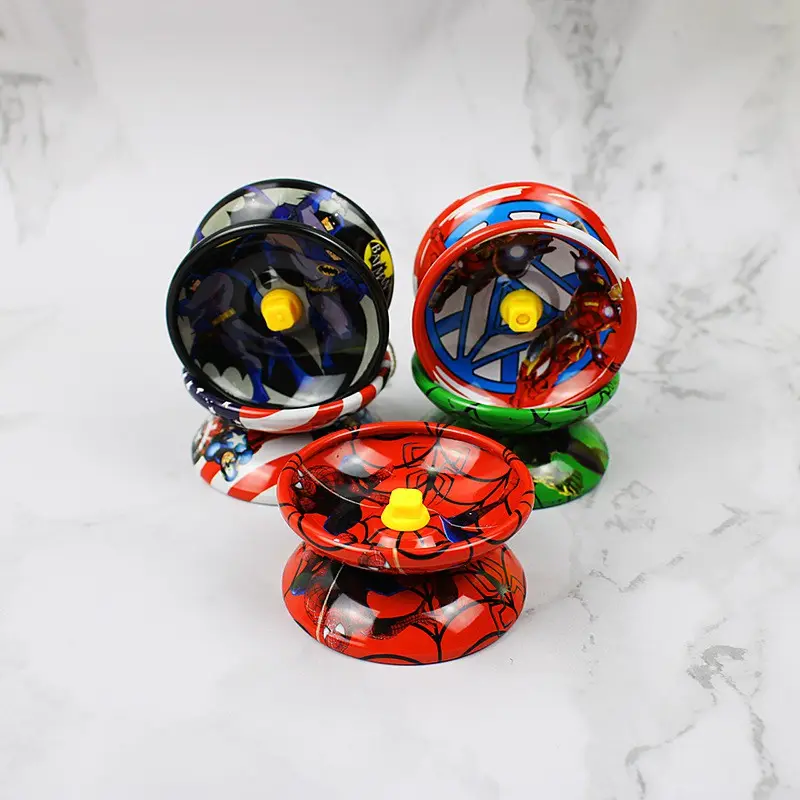 1 chiếc đồ chơi con quay yoyo siêu anh hùng bằng sắt (giao mẫu ngẫu nhiên) 4