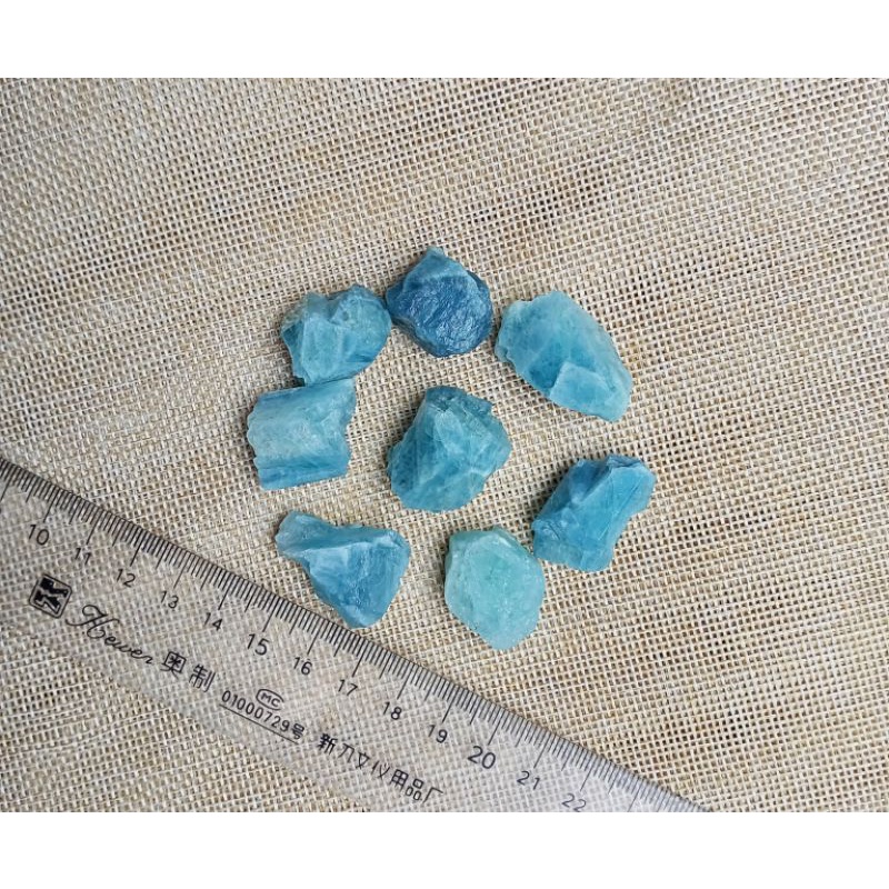Viên đá xanh thanh tẩy Aquamarine
