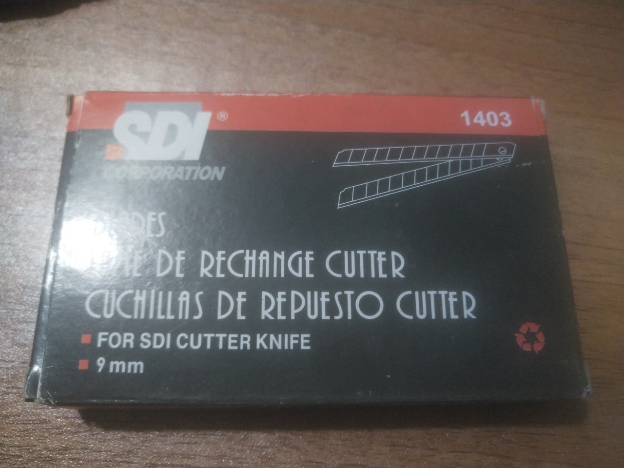 Com bo 10 hộp (hộp 100 lưỡi dao rọc giấy, dao trổ bé sdi 1403 -9mm)