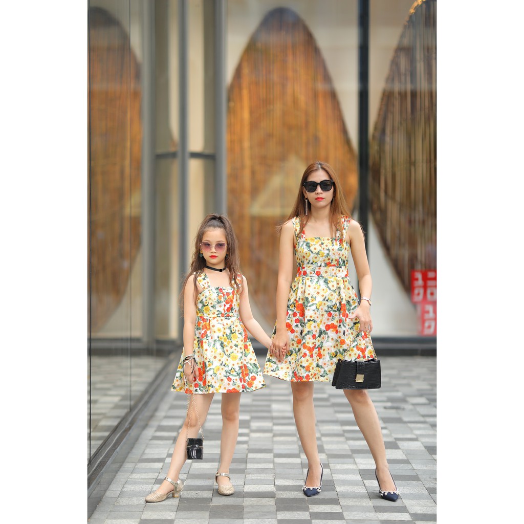 Đầm Hoa Mẹ Và Bé Xinh Xắn Chất Gấm Hoa Nổi Bật Cao Cấp