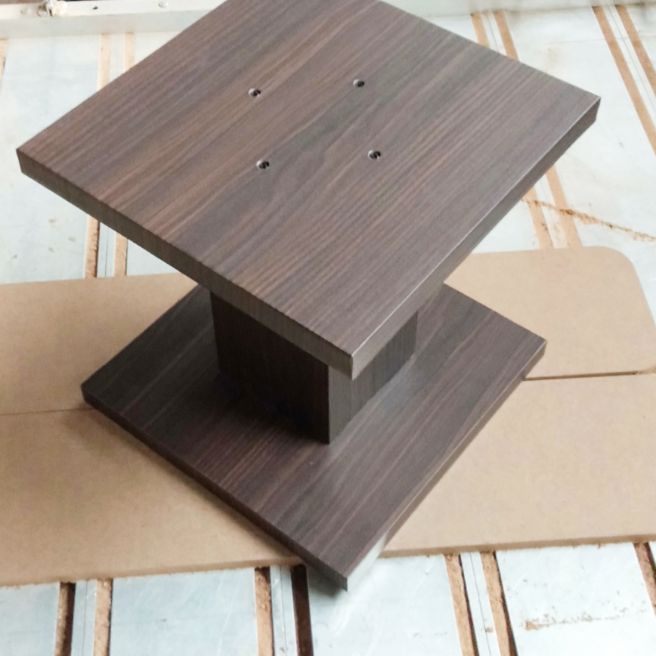 kệ loa, giá loa vân gỗ cao 25cm, giá bán một đôi