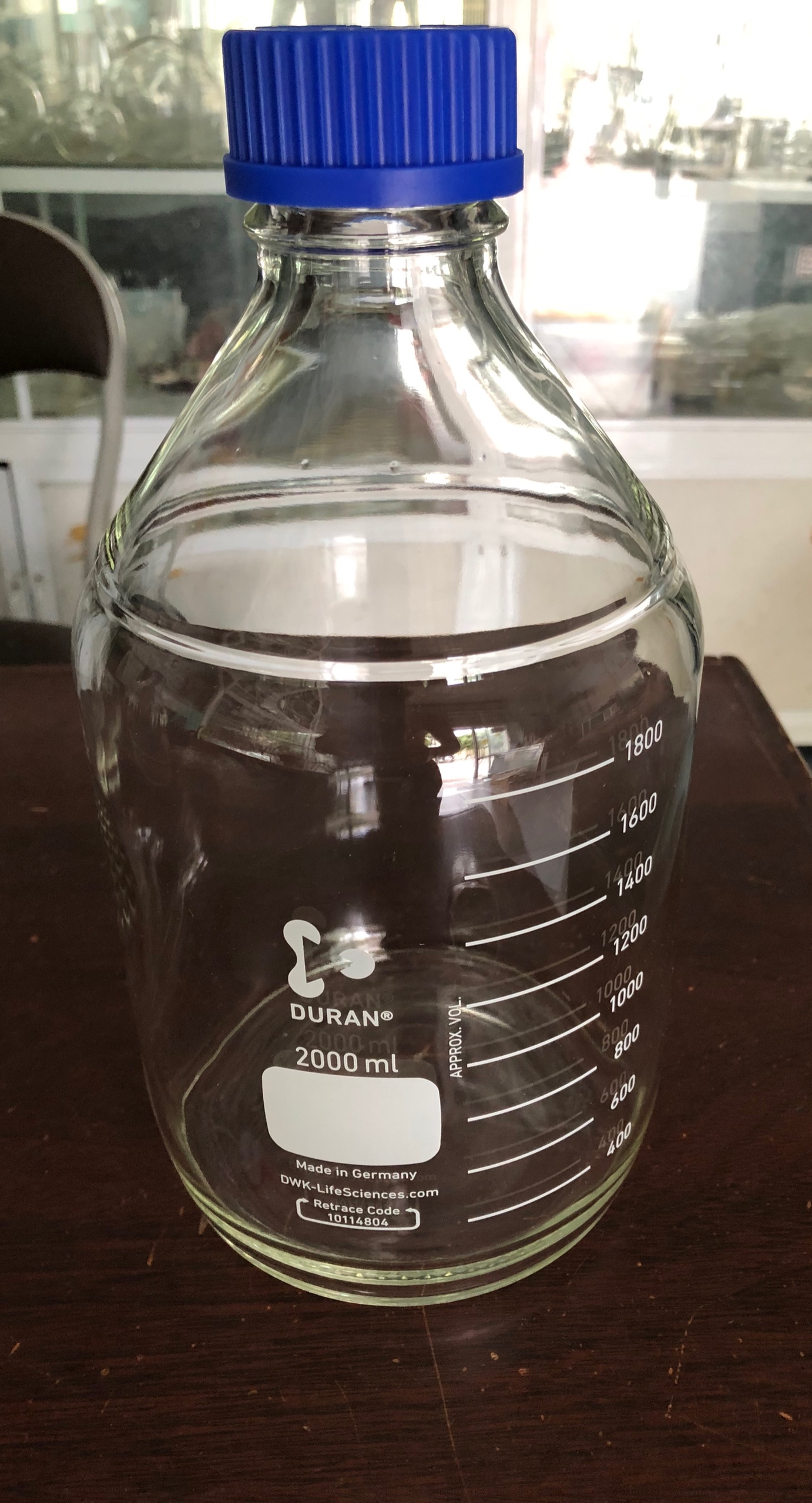 Chai thủy tinh trắng nắp vặn 2000ml