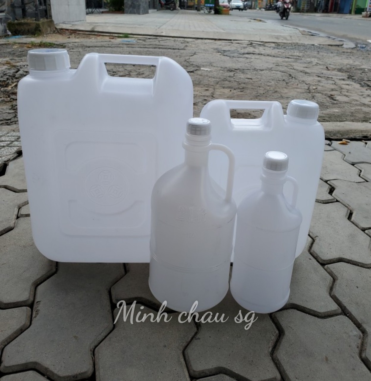Can nhựa trắng dẻo đựng hóa chất, chất lỏng.... 1 lít, 2 lít, 5 lít, 10 lít