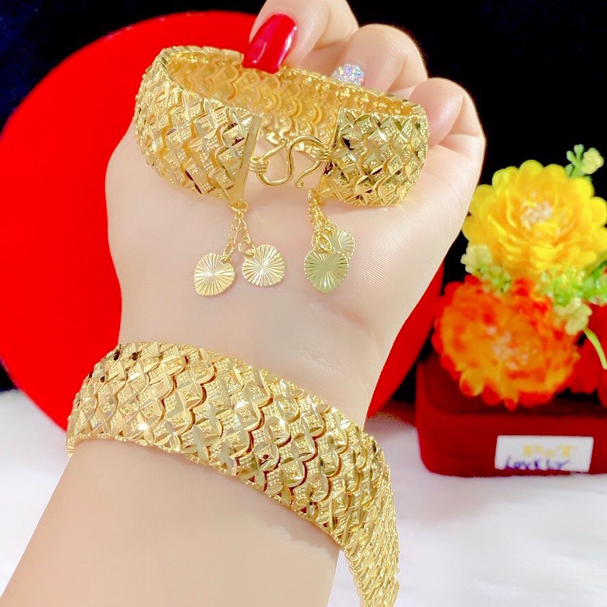Lắc tay nữ mạ vàng 18k mẫu mới về