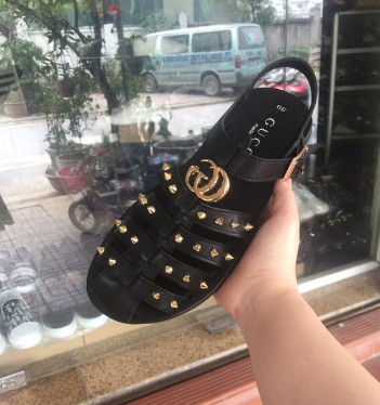 Dép sandal nam rọ GC đinh