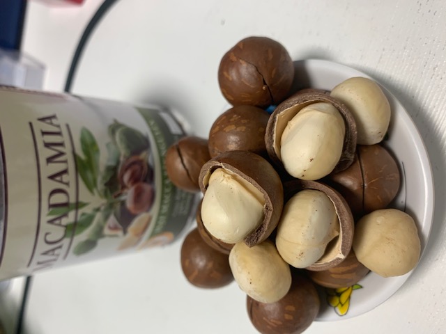 {(XẢ KHO ) } MACCA  SẤY, NỨT -TÂY NGUYÊN- 2 HỘP NHỰA 1KG, CÓ CHỨNG NHẬN ATVSTP,  GIÀU DINH DƯỠNG TỐT CHO SỨC KHỎE, ĐẶC BIỆT TỐT THAI PHỤ, TRẺ EM, HỖ TRỢ GIẢM CÂN LÀNH MẠNH, THỰC PHẨM TỐT CHO TIM MẠCH