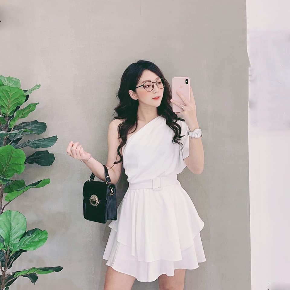 Chân váy +áo lệch vai hai màu trắng và đen