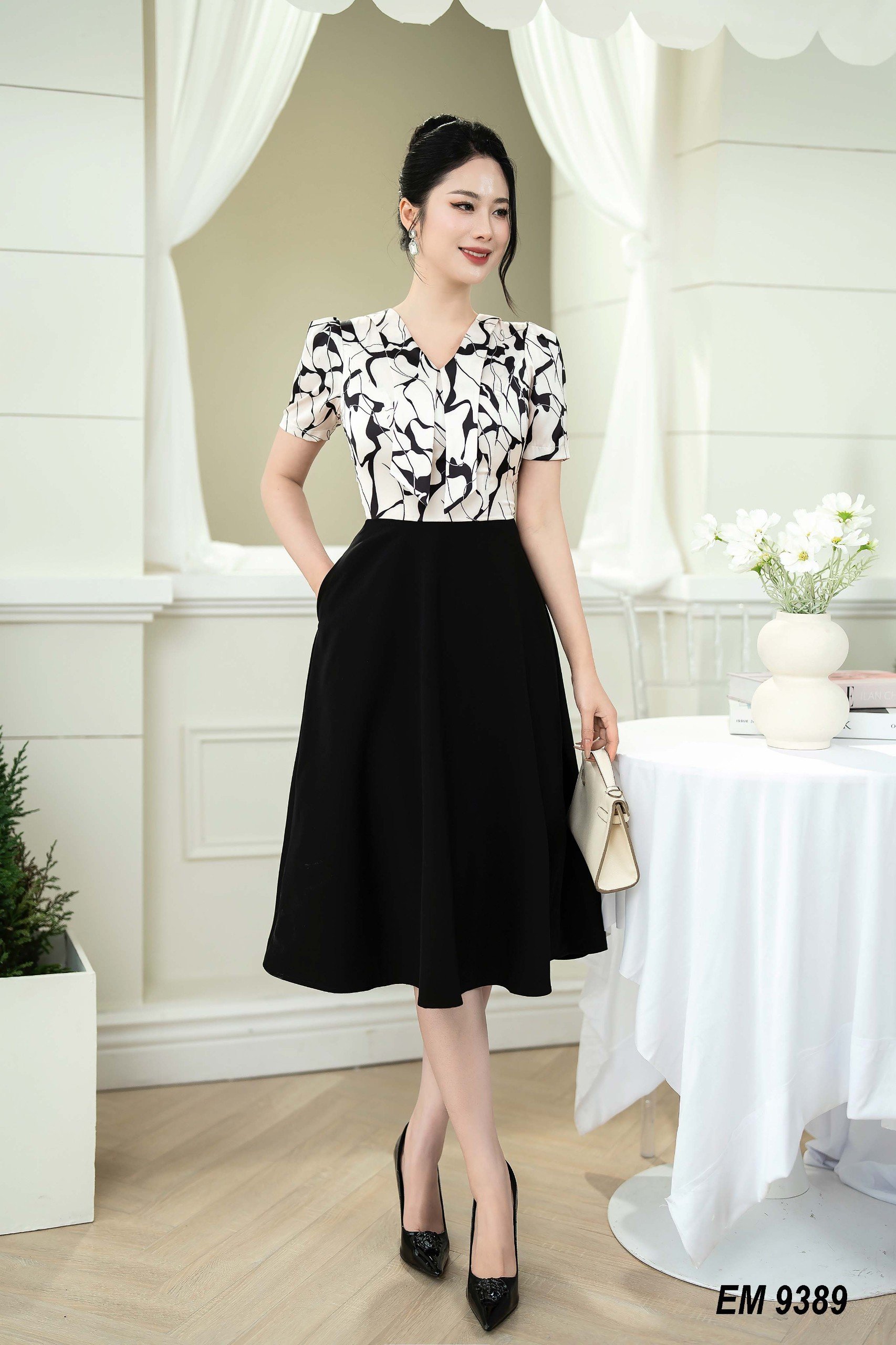 Đầm emy em9389 xoè phối trắng đen