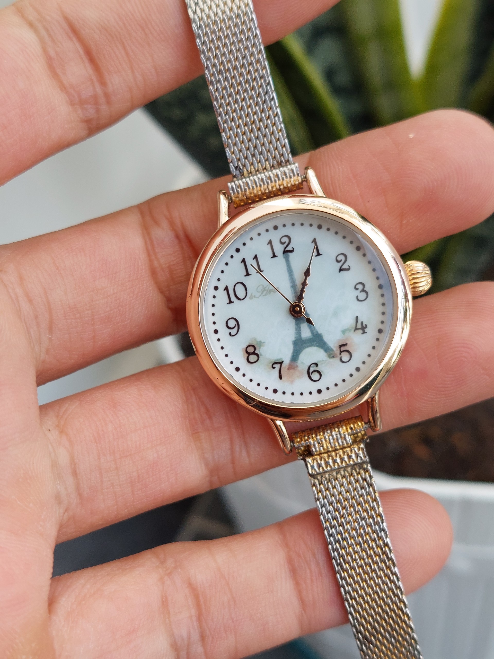 Đồng hồ nữ Hira chạy pin hàng Si