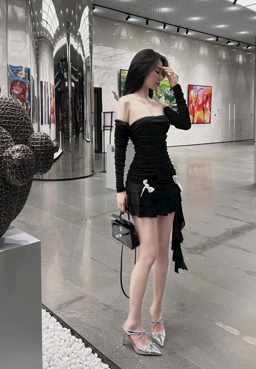 Váy body cúp nhúng tua dài đính nơ tay rời new hot LL